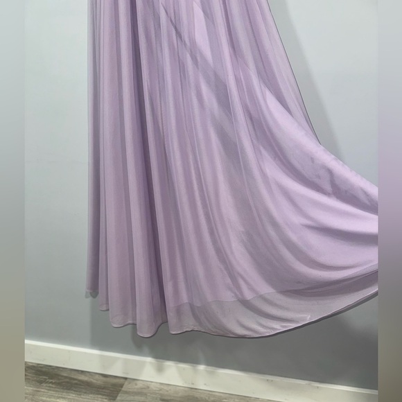 Elegant Lavender Evening Gown - Picture 6 of 7